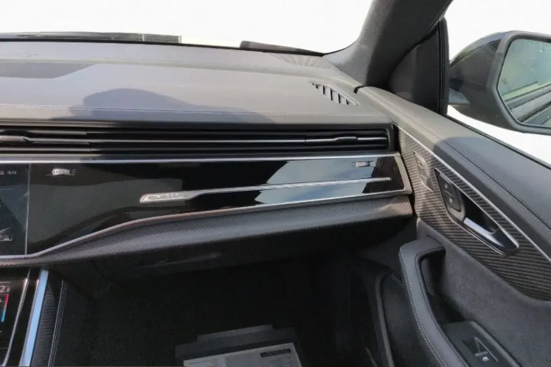 Audi Q8 din 2024 cu 14.974 km - oferta AUD240550 - foto 7