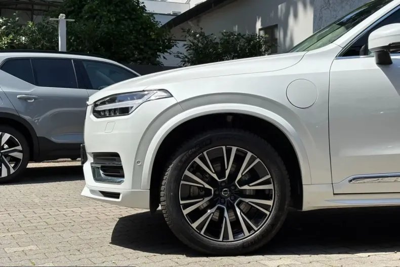 Volvo XC90 din 2024 cu 20.594 km - oferta VOL240557 - foto 3