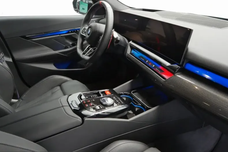 BMW M5 (Seria 5) din 2025 cu 8.005 km - oferta BMW240563 - foto 4