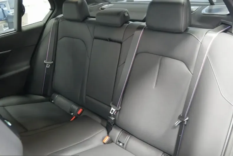 BMW M5 (Seria 5) din 2025 cu 8.005 km - oferta BMW240563 - foto 9