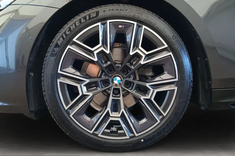BMW 520 (Seria 5) din 2025 cu 17.749 km - oferta BMW240567 - foto 6