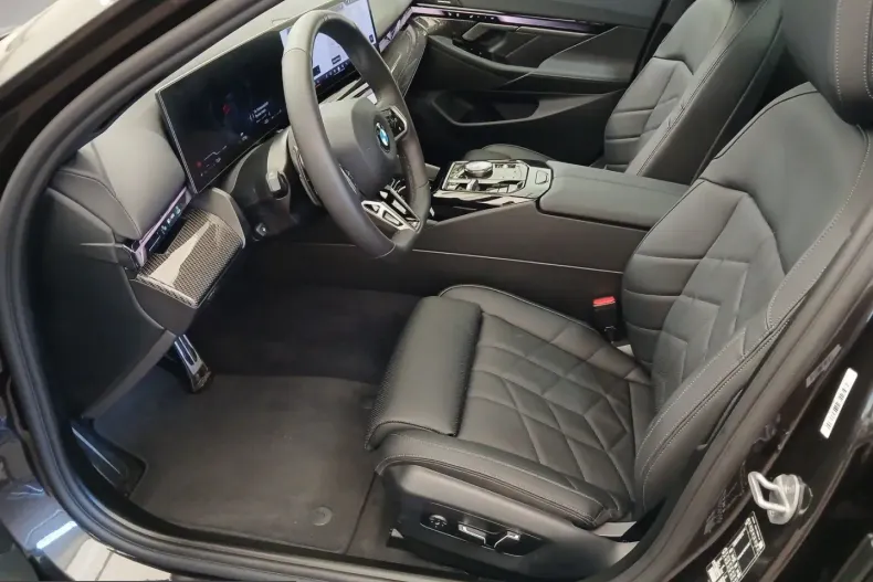 BMW 520 (Seria 5) din 2025 cu 17.749 km - oferta BMW240567 - foto 7
