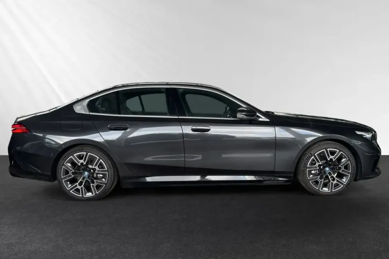 BMW 530 (Seria 5) din 2024 cu 19.950 km - oferta BMW240568 - foto 2
