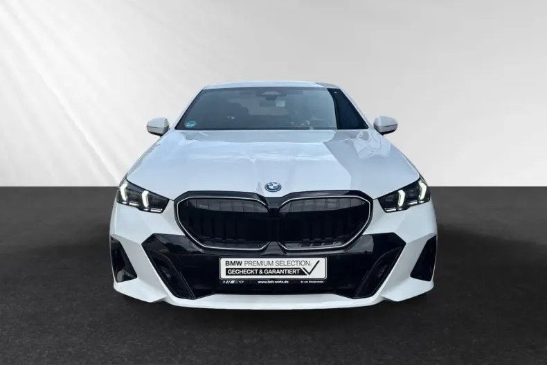 BMW 530 (Seria 5) din 2024 cu 14.774 km - oferta BMW240571 - foto 1