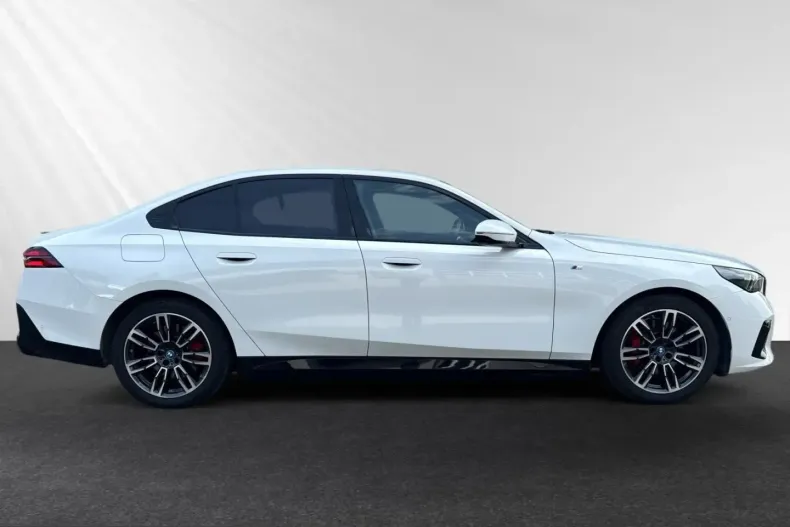 BMW 530 (Seria 5) din 2024 cu 14.774 km - oferta BMW240571 - foto 2