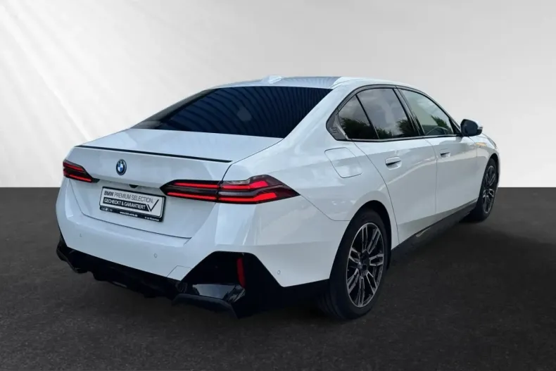 BMW 530 (Seria 5) din 2024 cu 14.774 km - oferta BMW240571 - foto 3