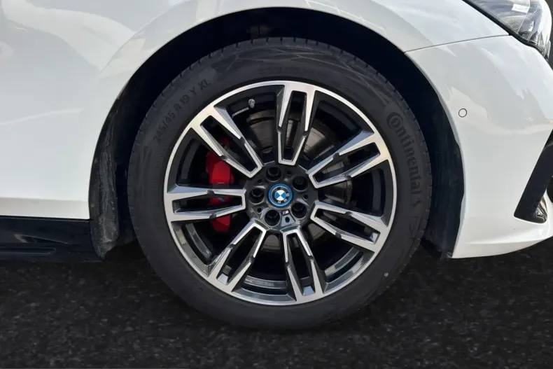 BMW 530 (Seria 5) din 2024 cu 14.774 km - oferta BMW240571 - foto 4