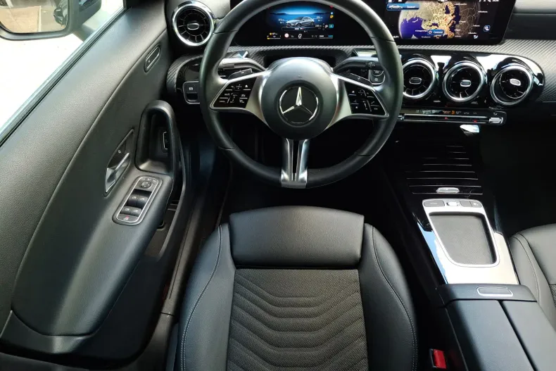 Mercedes-Benz CLA 180 (Clasa CLA) din 2023 cu 63.814 km - oferta MER240574 - foto 14