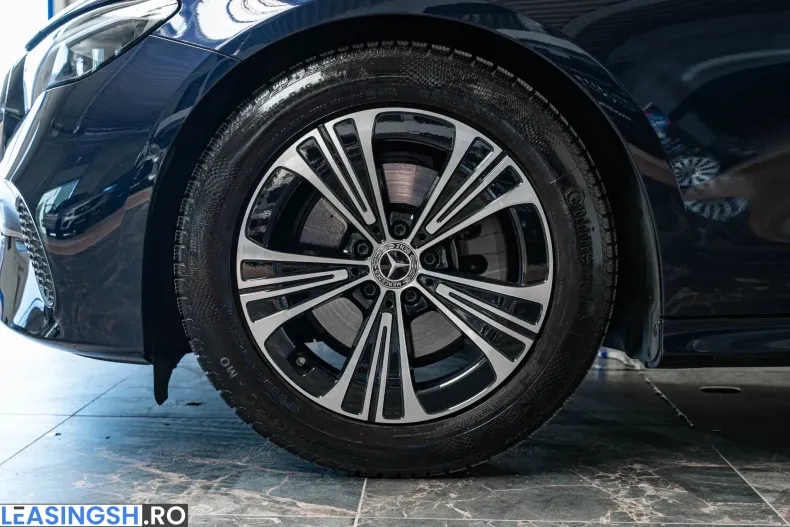 Mercedes-Benz E 220 (Clasa E) din 2025 cu 8.173 km - oferta MER240614 - foto 9