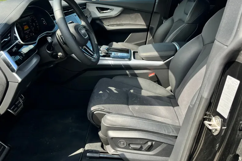 Audi Q8 din 2025 cu 13.299 km - oferta AUD240622 - foto 10