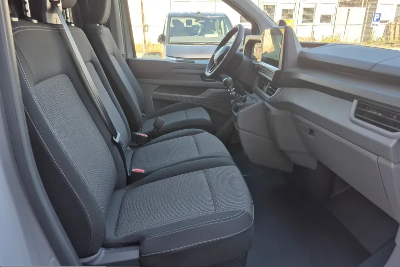 Volkswagen Transporter din 2026 cu 11 km - oferta VOL240625 - foto 6
