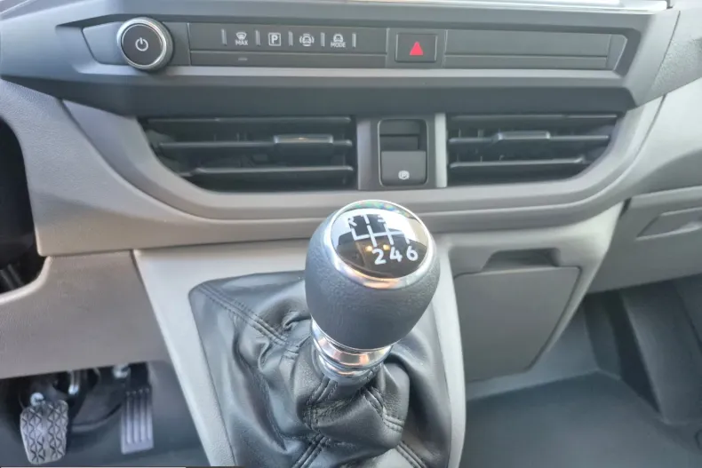 Volkswagen Transporter din 2026 cu 11 km - oferta VOL240625 - foto 12