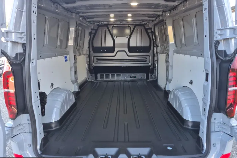 Volkswagen Transporter din 2026 cu 11 km - oferta VOL240625 - foto 16