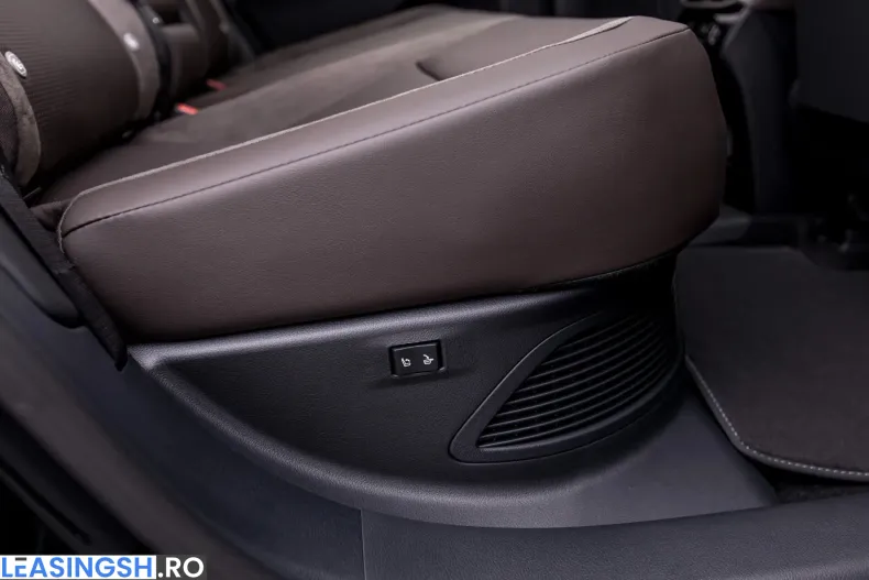 Lexus Seria RX din 2025 cu 10 km - oferta LEX240639 - foto 39