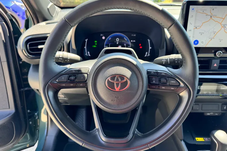 Toyota Yaris Cross din 2026 cu 3.108 km - oferta TOY240649 - foto 12