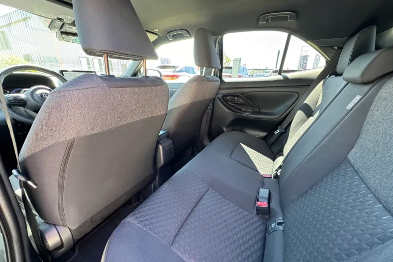 Toyota Yaris Cross din 2026 cu 3.108 km - oferta TOY240649 - foto 27