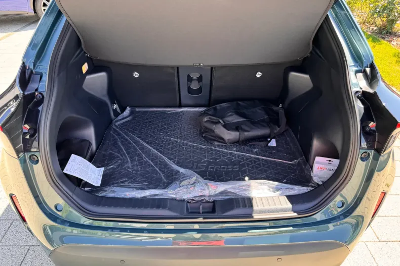Toyota Yaris Cross din 2026 cu 3.108 km - oferta TOY240649 - foto 28