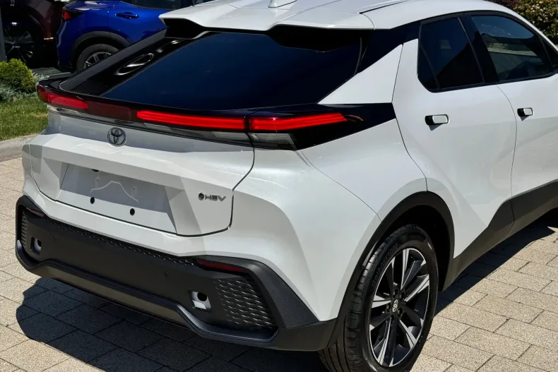 Toyota C-HR din 2026 cu 2 km - oferta TOY240651 - foto 9