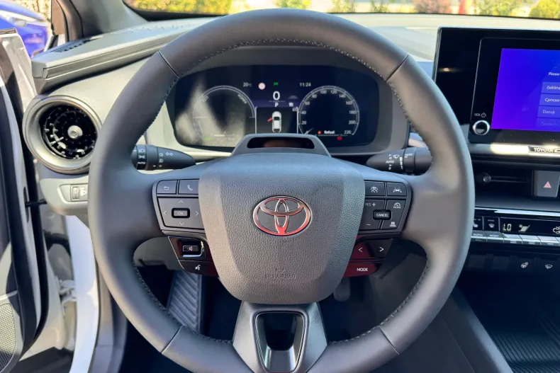 Toyota C-HR din 2026 cu 2 km - oferta TOY240651 - foto 12
