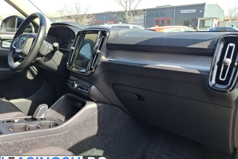 Volvo XC40 din 2020 cu 77.940 km - oferta VOL240660 - foto 7