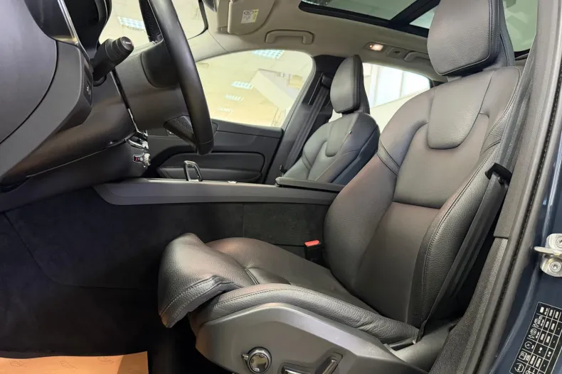 Volvo XC60 din 2023 cu 133.315 km - oferta VOL240672 - foto 5