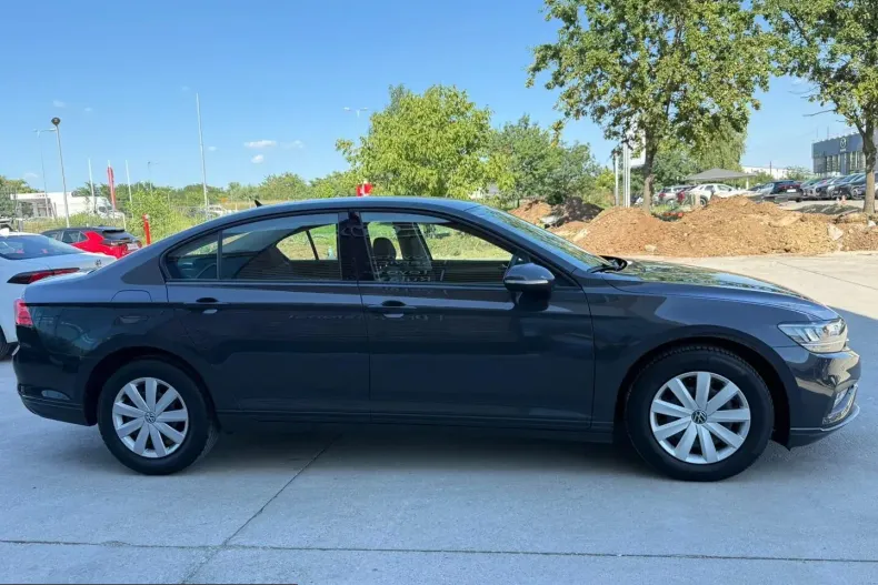 Volkswagen Passat din 2021 cu 96.676 km - oferta VOL240674 - foto 6