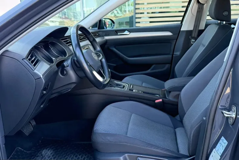 Volkswagen Passat din 2021 cu 96.676 km - oferta VOL240674 - foto 13