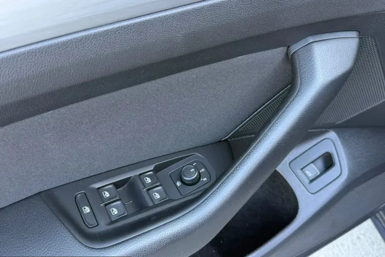 Volkswagen Passat din 2021 cu 96.676 km - oferta VOL240674 - foto 21