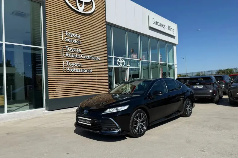 Toyota Camry din 2023 cu 48.805 km - oferta TOY240675 - foto 1