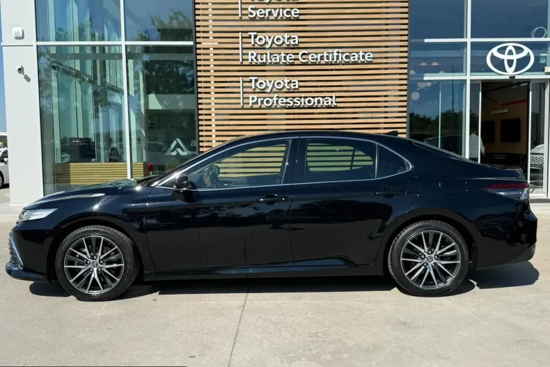 Toyota Camry din 2023 cu 48.805 km - oferta TOY240675 - foto 5