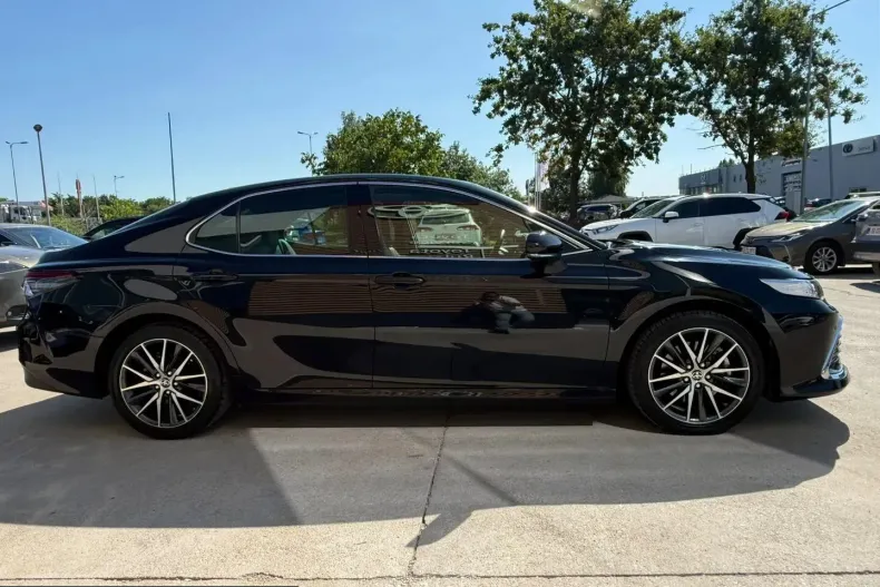 Toyota Camry din 2023 cu 48.805 km - oferta TOY240675 - foto 6
