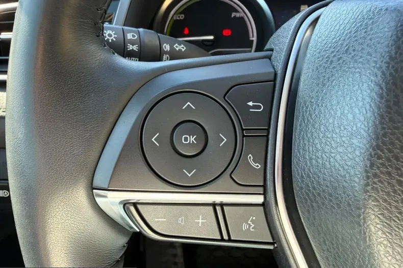 Toyota Camry din 2023 cu 48.805 km - oferta TOY240675 - foto 20