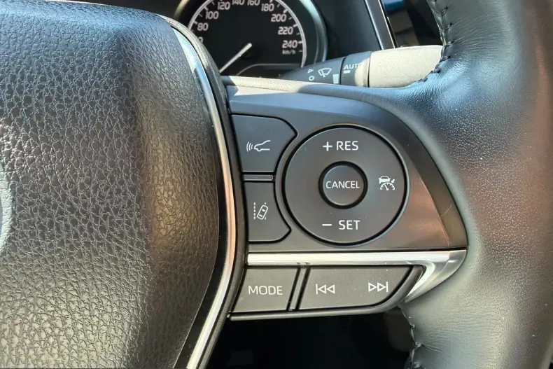 Toyota Camry din 2023 cu 48.805 km - oferta TOY240675 - foto 21