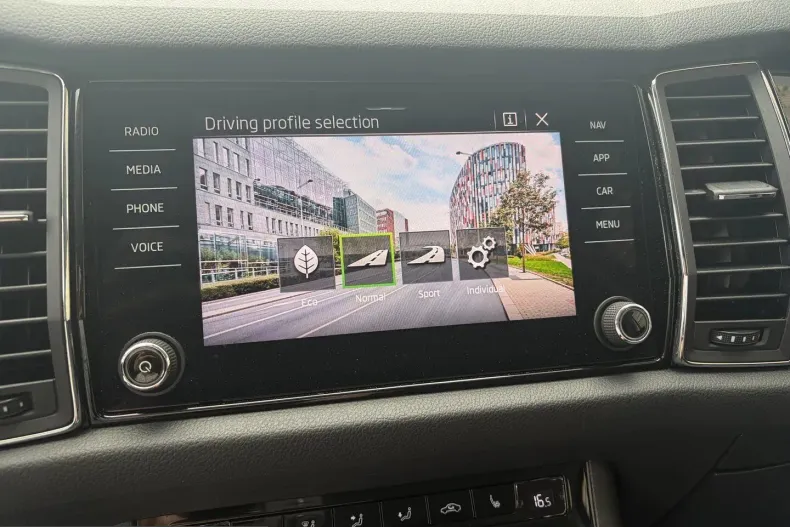 Skoda Kodiaq din 2021 cu 74.200 km - oferta SKO240679 - foto 24