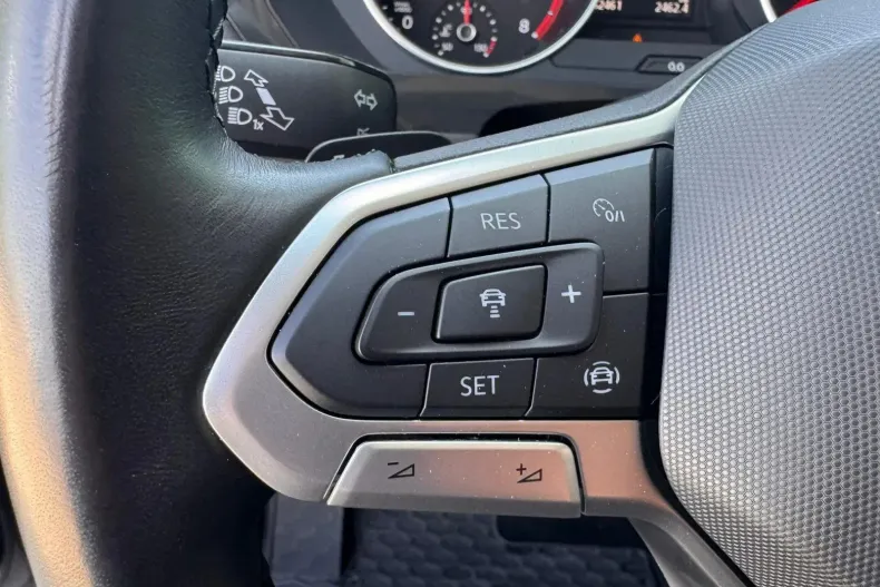 Volkswagen Tiguan din 2021 cu 52.461 km - oferta VOL240680 - foto 19