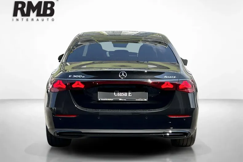 Mercedes-Benz E 300 (Clasa E) din 2026 cu 14 km - oferta MER240687 - foto 4