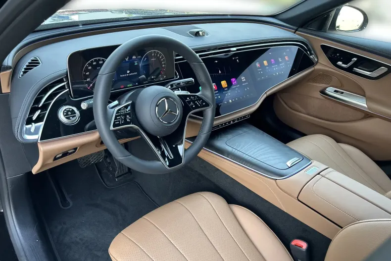 Mercedes-Benz E 300 (Clasa E) din 2026 cu 14 km - oferta MER240687 - foto 9