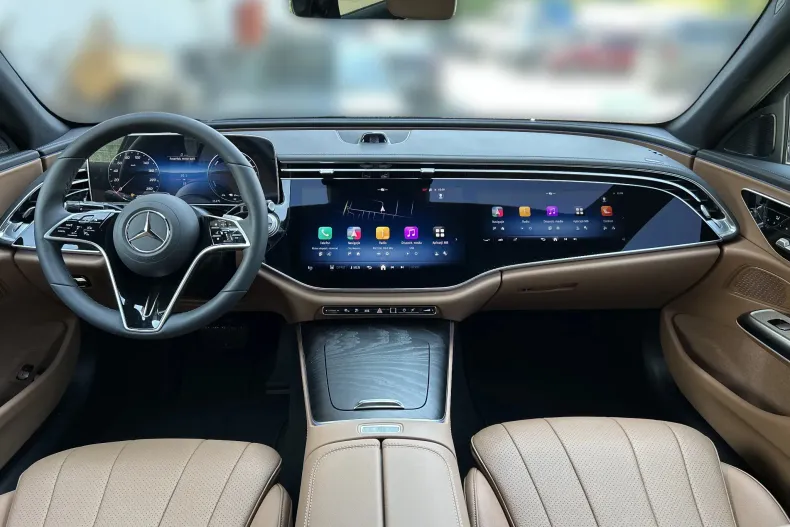 Mercedes-Benz E 300 (Clasa E) din 2026 cu 14 km - oferta MER240687 - foto 11