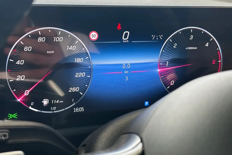 Mercedes-Benz GLA 200 (Clasa GLA) din 2024 cu 3.000 km - oferta MER240690 - foto 16