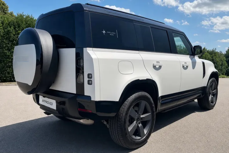 Land Rover Defender din 2026 cu 3.400 km - oferta LAN240700 - foto 4