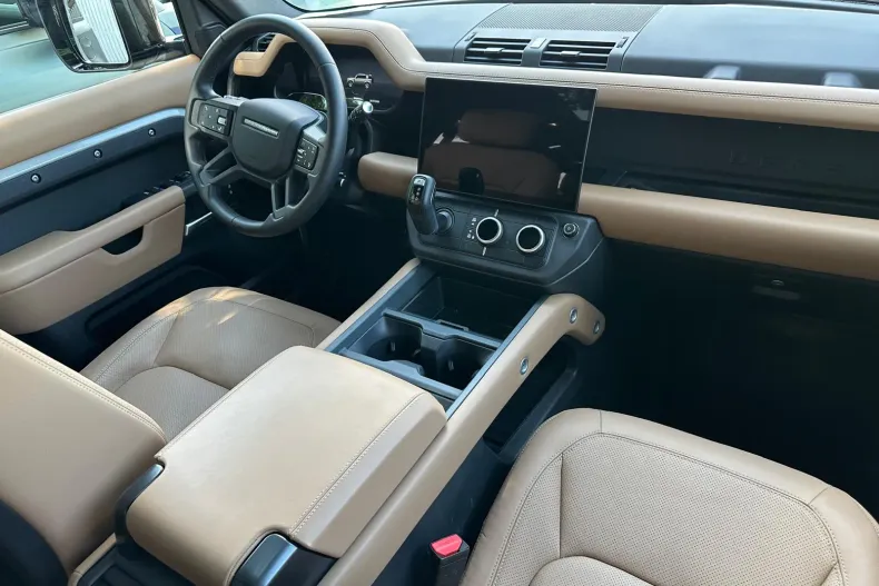 Land Rover Defender din 2026 cu 3.400 km - oferta LAN240700 - foto 10