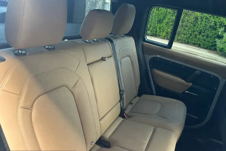 Land Rover Defender din 2026 cu 3.400 km - oferta LAN240700 - foto 14
