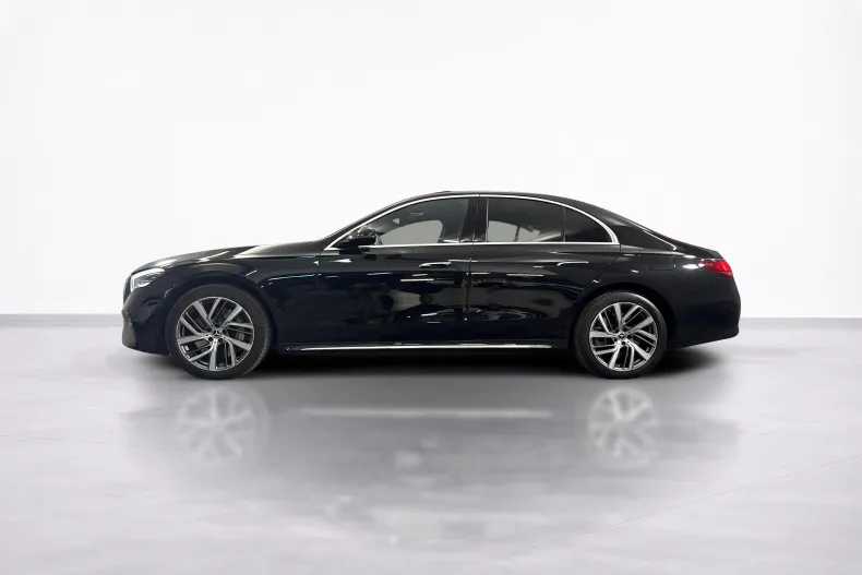 Mercedes-Benz E 300 (Clasa E) din 2024 cu 32.786 km - oferta MER240728 - foto 2