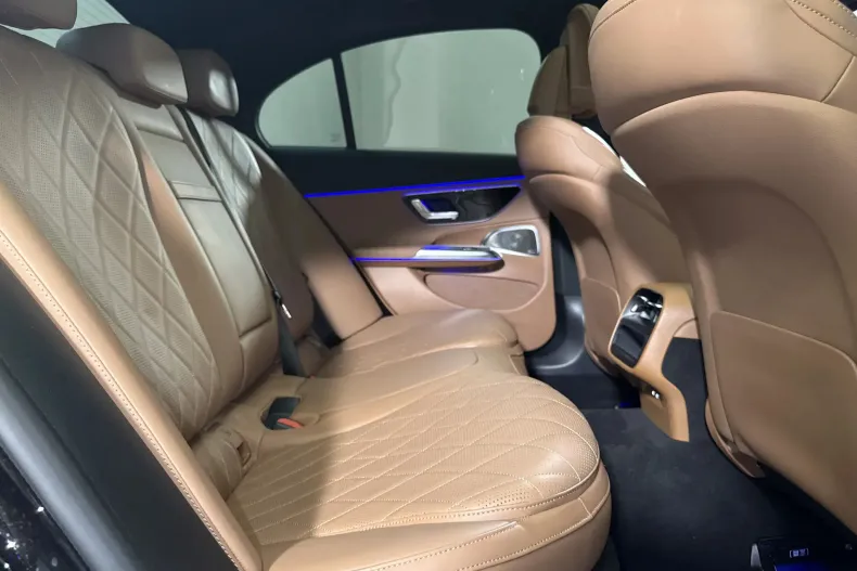 Mercedes-Benz E 300 (Clasa E) din 2024 cu 32.786 km - oferta MER240728 - foto 12