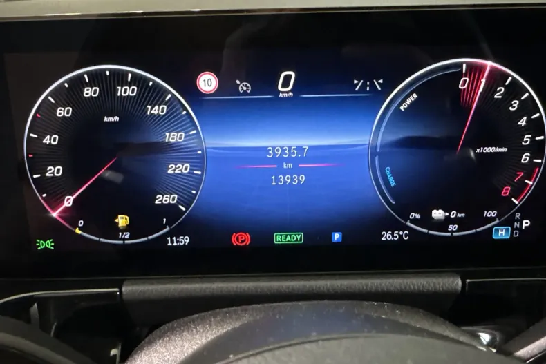 Mercedes-Benz GLA 250 (Clasa GLA) din 2025 cu 13.939 km - oferta MER240731 - foto 10