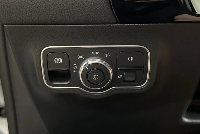 Mercedes-Benz GLA 250 (Clasa GLA) din 2025 cu 13.939 km - oferta MER240731 - foto 15
