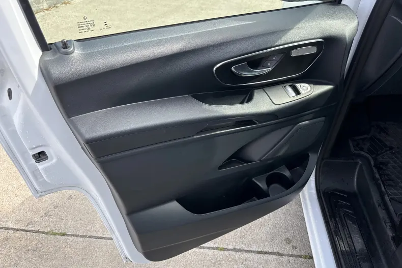 Mercedes-Benz Vito din 2025 cu 5.500 km - oferta MER240750 - foto 5