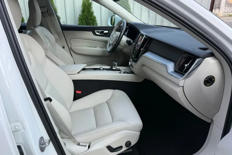 Volvo XC60 din 2022 cu 102.545 km - oferta VOL240771 - foto 7