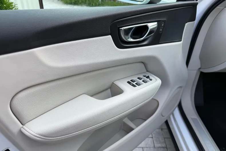 Volvo XC60 din 2022 cu 102.545 km - oferta VOL240771 - foto 21