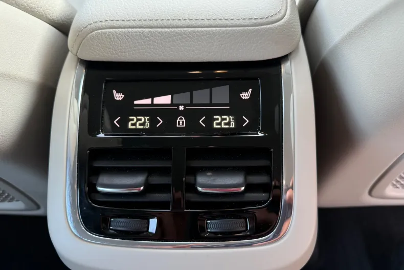 Volvo XC60 din 2022 cu 102.545 km - oferta VOL240771 - foto 22
